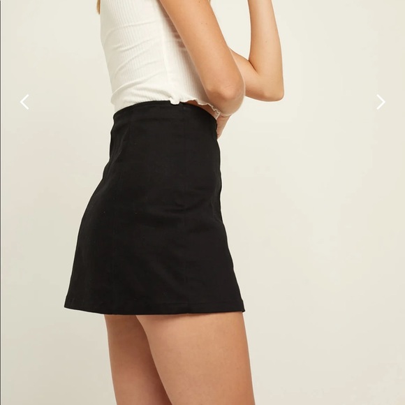 PARE | basic black button down skirt - Picture 3 of 9